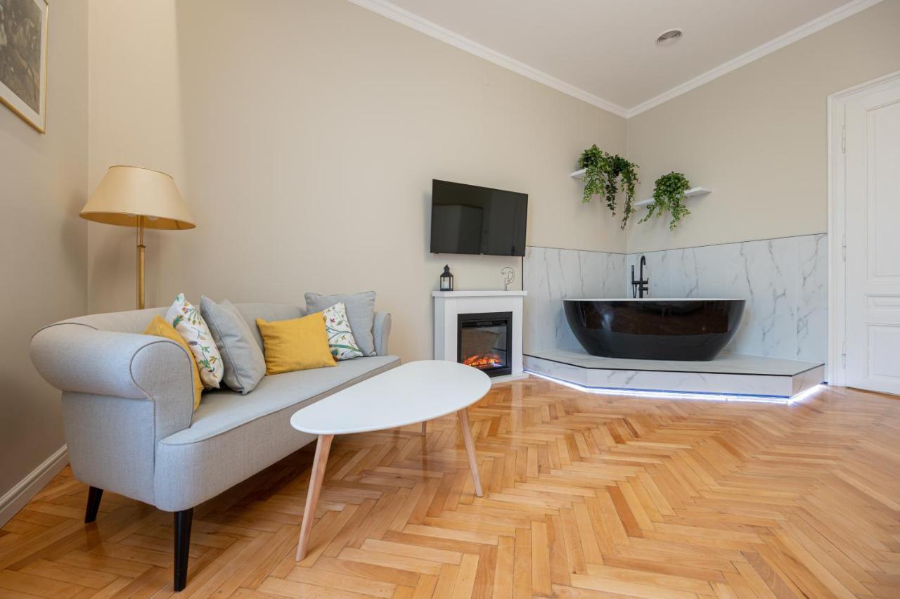 Central Park Apartments ออราแด ภายนอก รูปภาพ